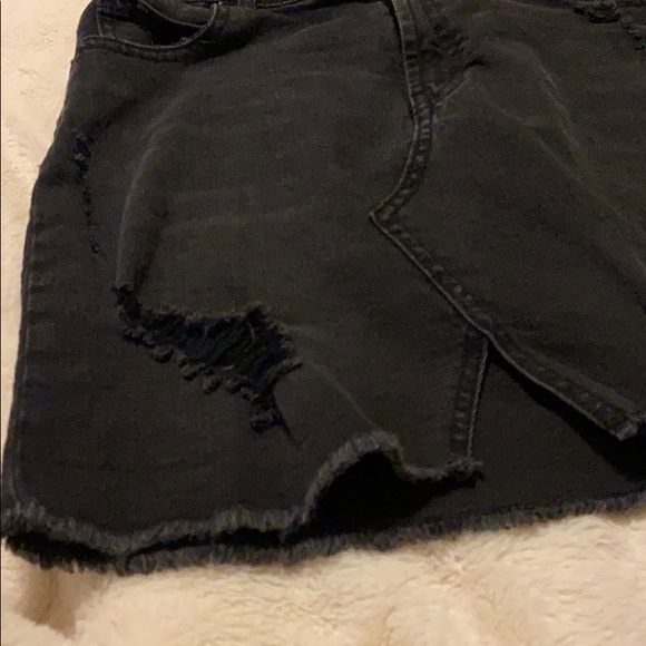 Cute jean skirt - Picture 2 of 3